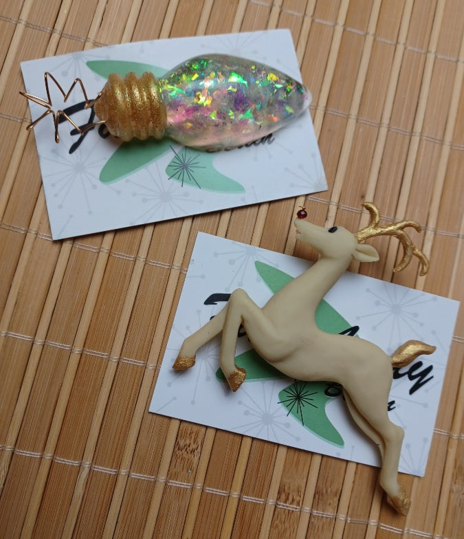 * Xmas Special * Light Bulb Brooch Brooch