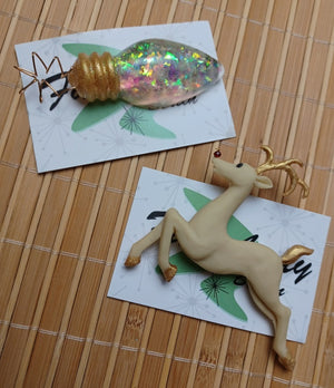 * Xmas Special * Light Bulb Brooch Brooch