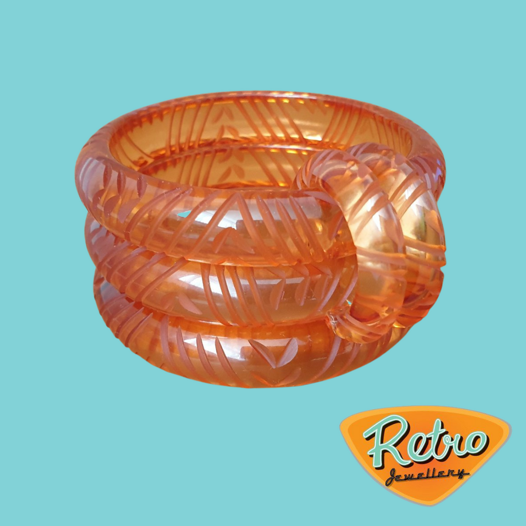 Krystal Prystal carved bangle - Rust