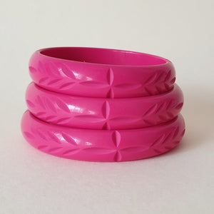 Elsie Carved Fakelite Bangle - Hot Pink * 2nds Quality *