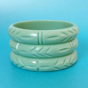 Elsie carved fakelite bangle - Mint Green