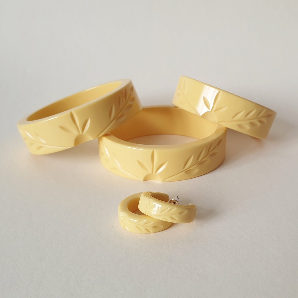 Ivy Vines Carved Bangle - Pale Yellow
