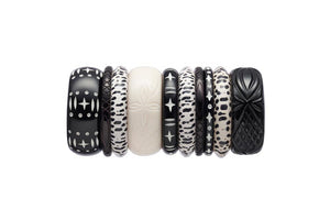 Midi Hater Carved Bangle